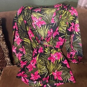 Worn 3 times. Great condition!